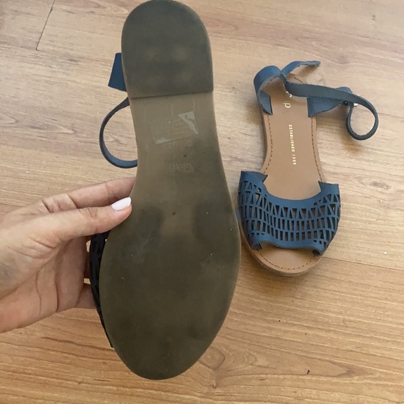 Gap sandals - Picture 3 of 3